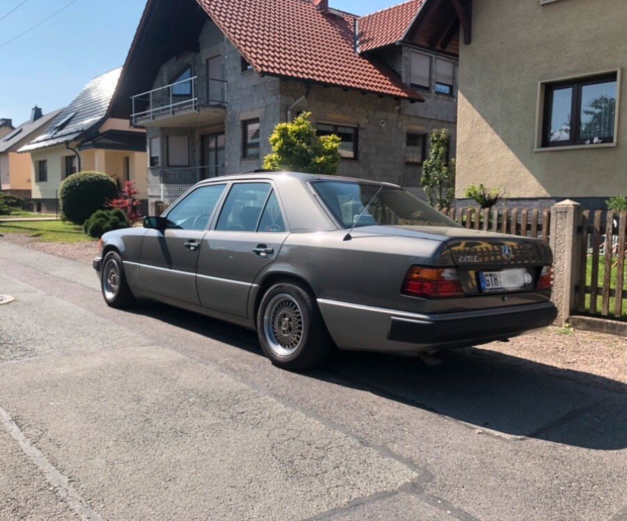 *** Mercedes-Benz 220E - w124 *** in Gotha