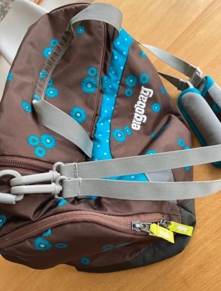 Ergobag Sporttasche Fußballtasche Braun Türkis Rucksack in Büren