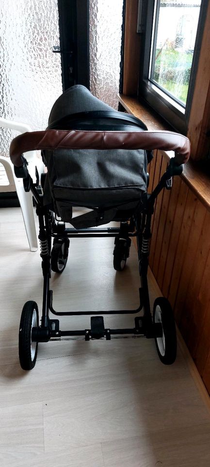 Kinderwagen in Neunkirchen