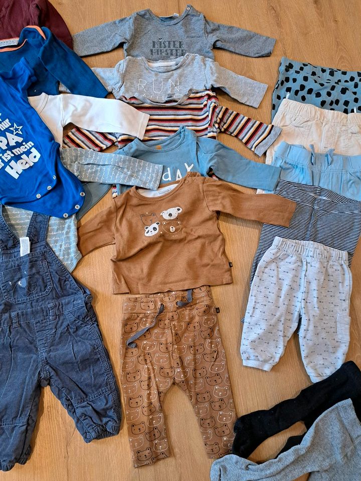 Babykleidungsset Hosen/Pullis/ Bodys/Schlafanzüge/Strumpfhosen in Versmold