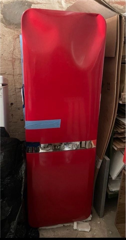 Neu Bosch stand Kühlschrank rot KCE40AR40 2m hoch in Mittweida
