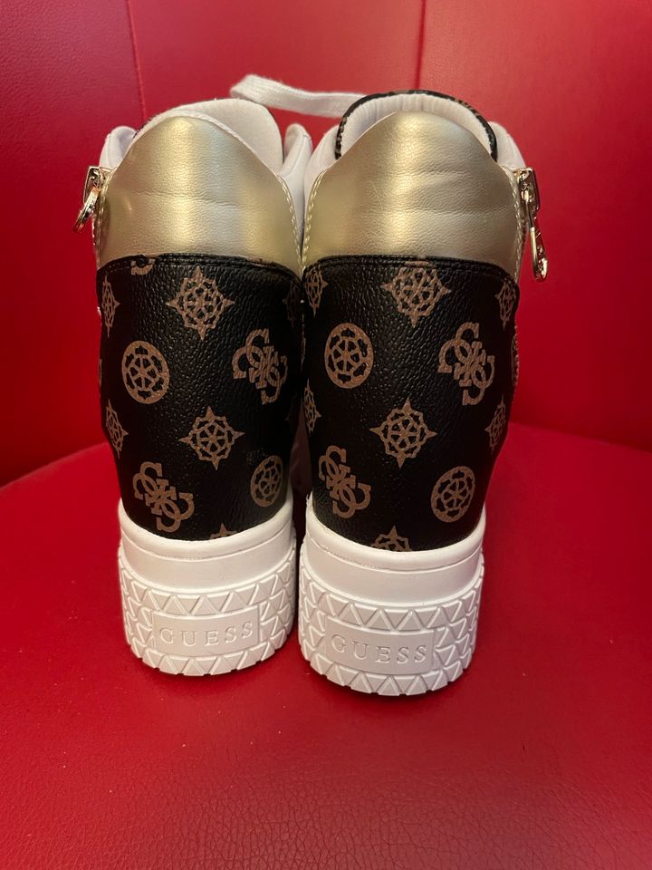 Guess Sneakers Riggz Weiß/Braun/Gold in Bohmte