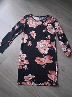 tolles Design Strickkleid ONLY Gr S Kleid schwarz rosa Blumen Hessen - Langenselbold Vorschau