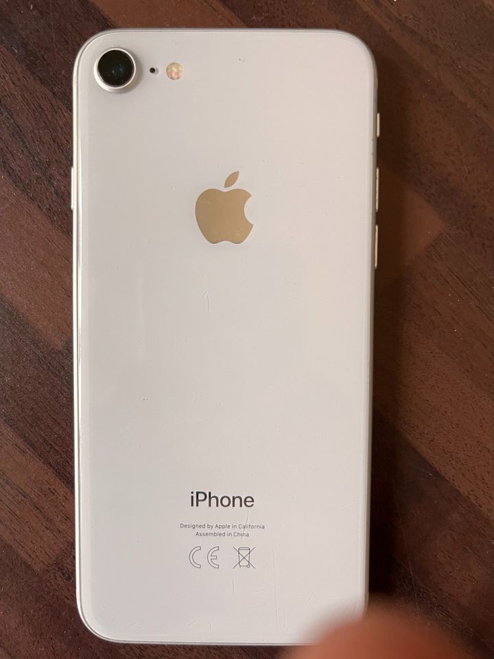 iPhone 8 Plus, 64 GB weiß, Front defekt, sonst ok! in Gievenbeck