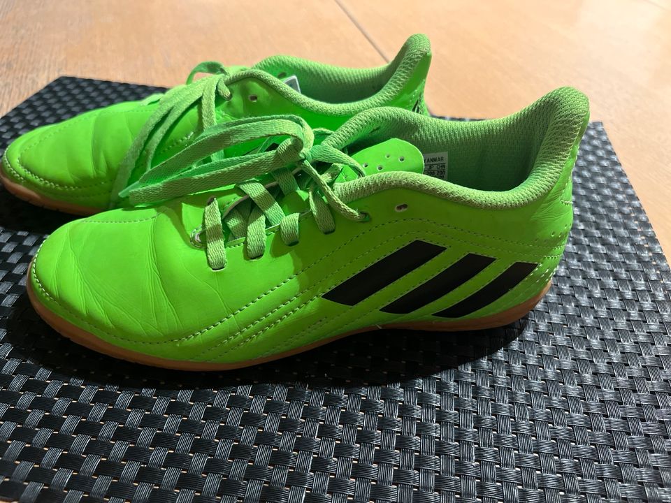 Adidas Kinder Hallenschuhe Fußballschuhe grün in Pollenfeld