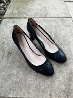 Prada Damenschuhe Gr. 38 Hessen - Oberursel (Taunus) Vorschau