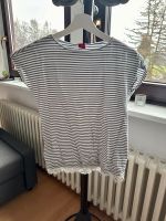 s.Oliver T-Shirt mit Spitzenkante Nordrhein-Westfalen - Mülheim (Ruhr) Vorschau