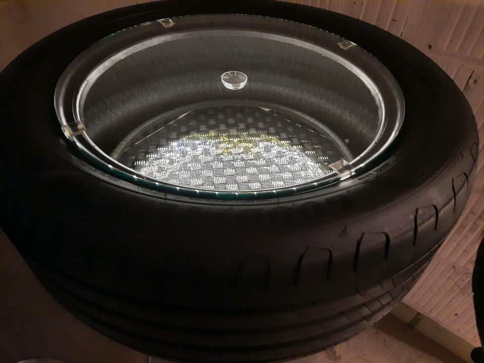 Bartisch Reifen Stehtisch mit zwei Hockern Racing Tuning in Marburg
