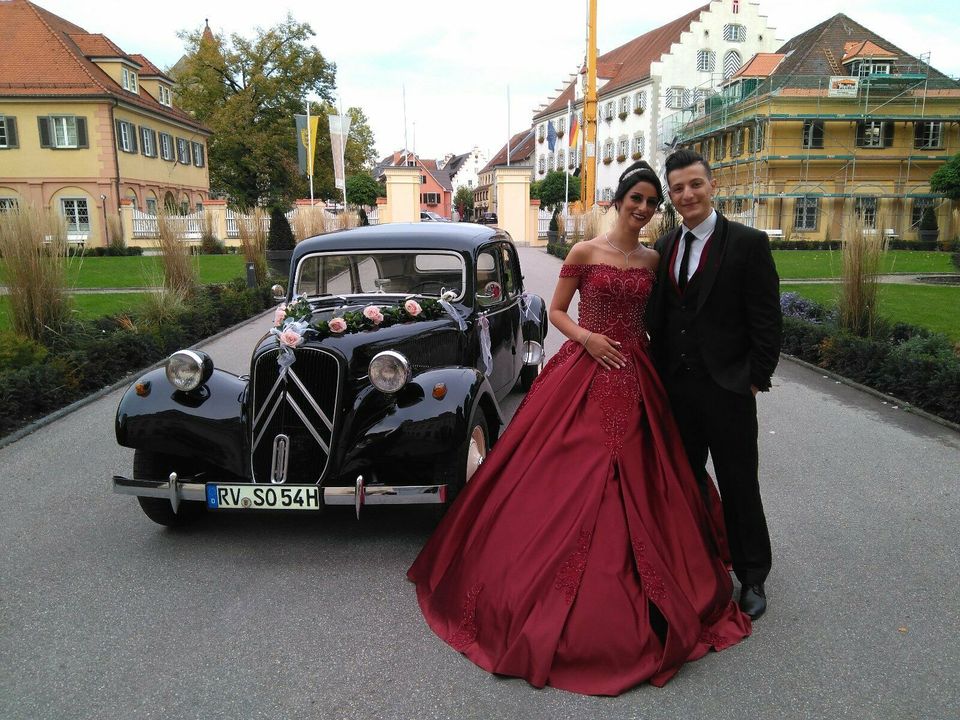 Hochzeitsfahrt, Oldtimer mit Chauffeur, Festlichkeit, Jubiläum in Wangen im Allgäu