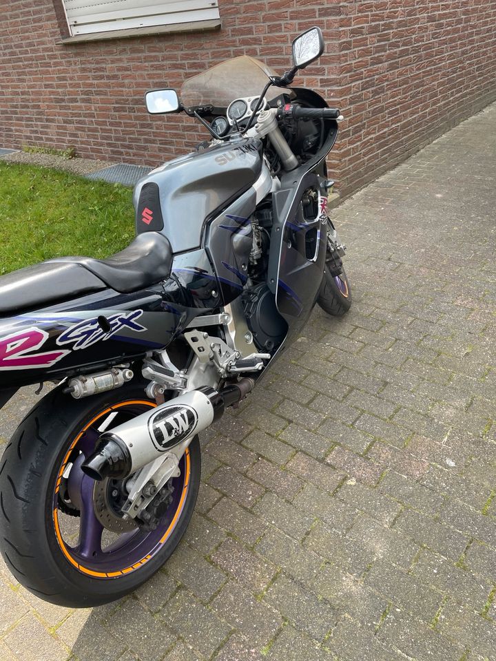 Suzuki GSXR 1100 W in Gescher