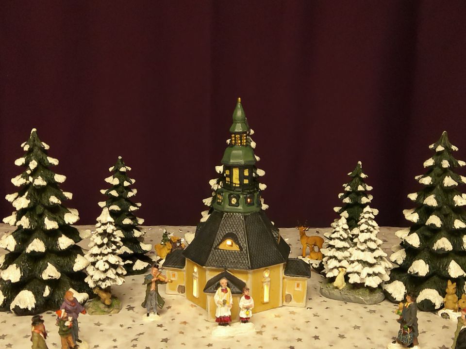 Lichthaus Seifener Kirche Weihnachtsdorf Deko Animation Weihnachtsdeko in Wertingen