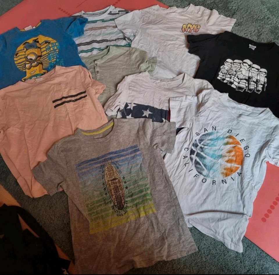 10 Jungen T-Shirts Größe 146/152 in Schwalbach