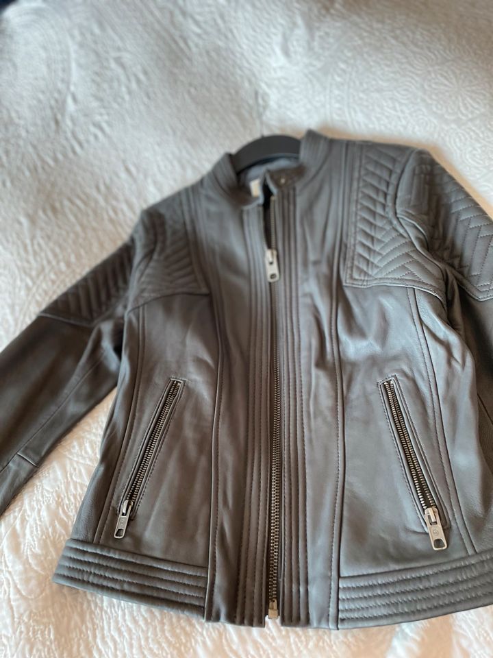 Michael Kors echt Lederjacke grau neu mit Etikett Gr. M / 38 in Saarbrücken