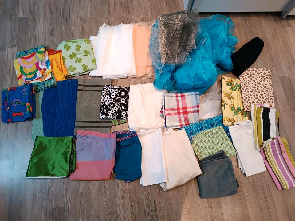 Textilpaket Hobby nähen Stoffreste inkl Versand in Gräfendorf