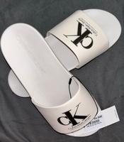 Calvin Klein Schlappen Pantoletten Gr. 39 weiß NEU Bayern - Schwarzenbruck Vorschau