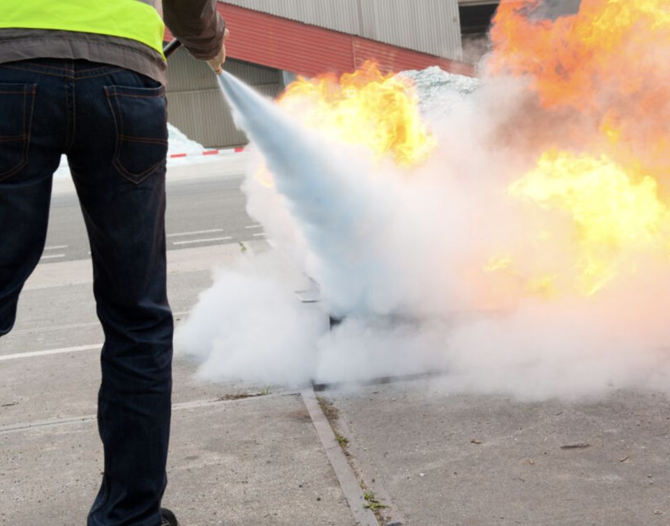 *** Ausbildung von Brandschutzhelfern bei Ihnen vor Ort *** in Leverkusen