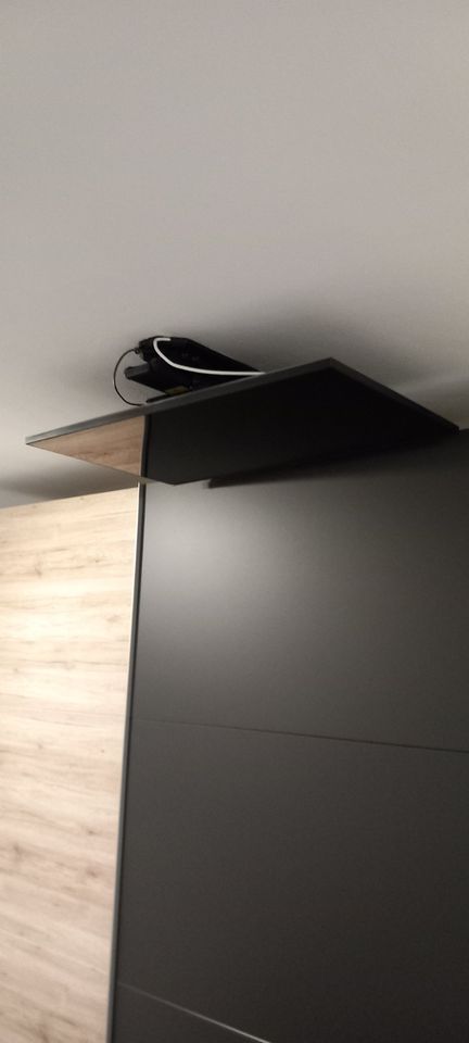 SAMSUNG LED TV(Flat, 43 Zoll/108 cm,UHD 4K, inkl. Deckenh. elektr in Essen