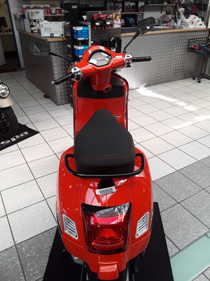 Vespa GTS 300 Super Sport in Coerde