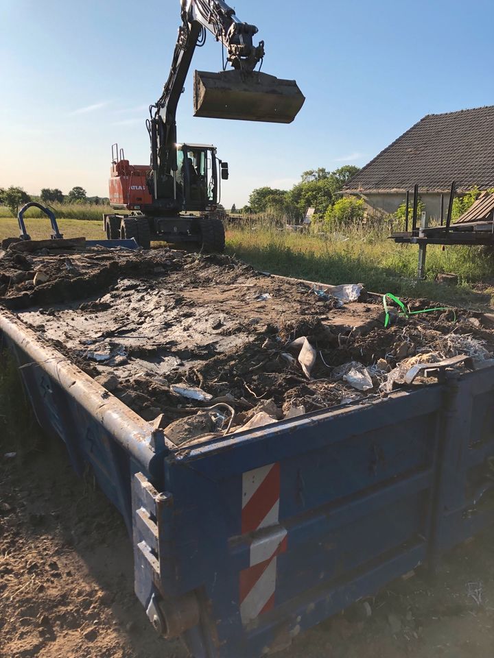 Bagger, Radlader, Hebebühnen und mehr in Bad Saarow