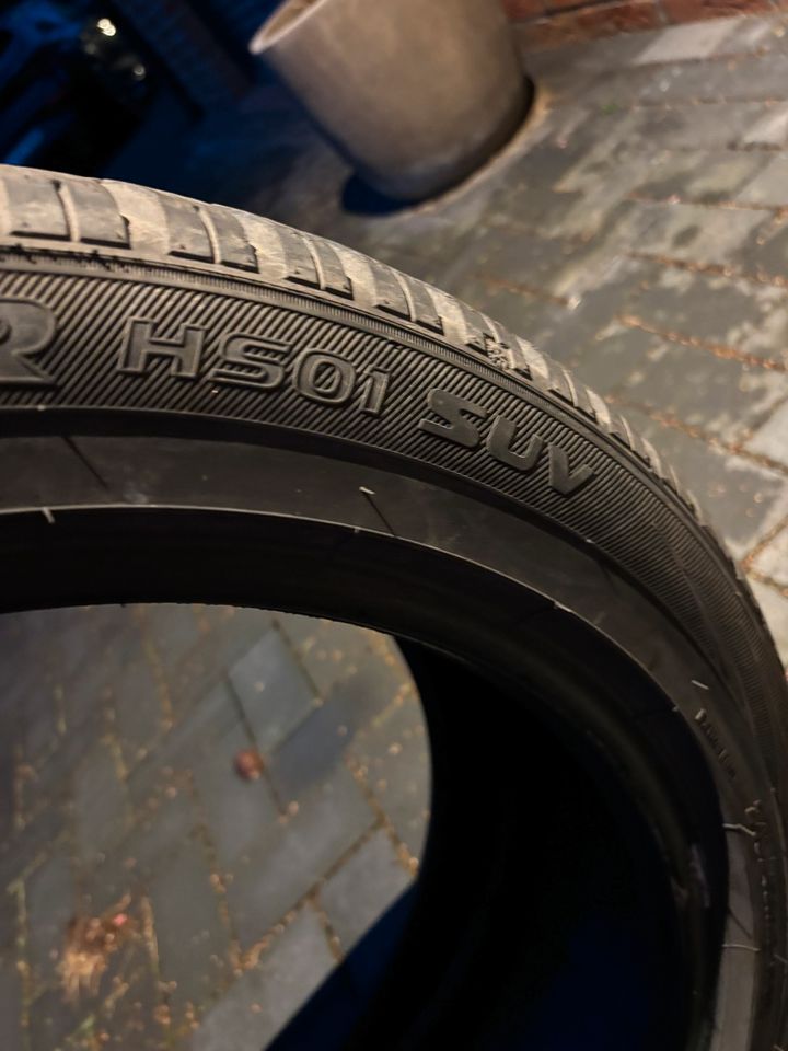 Falken Winterreifen 2 Stück fast neu 245/45 R20 103V in Wedemark