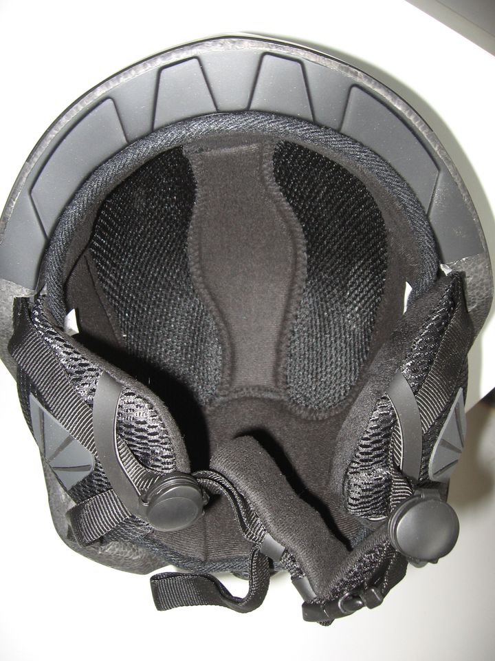 Ski- und Snowboardhelm Gr. M/L 54-58cm in dunkelgrau in Neu Ulm