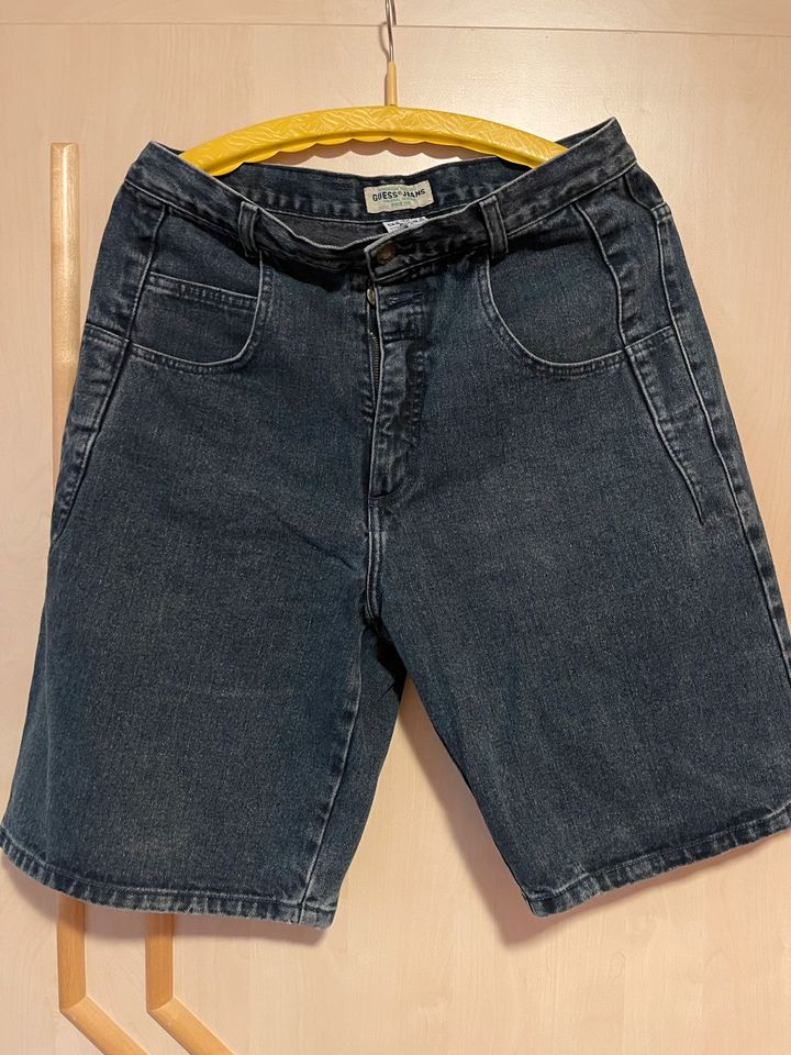 Guess Jeans kurz / Größe 32. /Dunkelblau/ Top Zustand in Oberweißbach