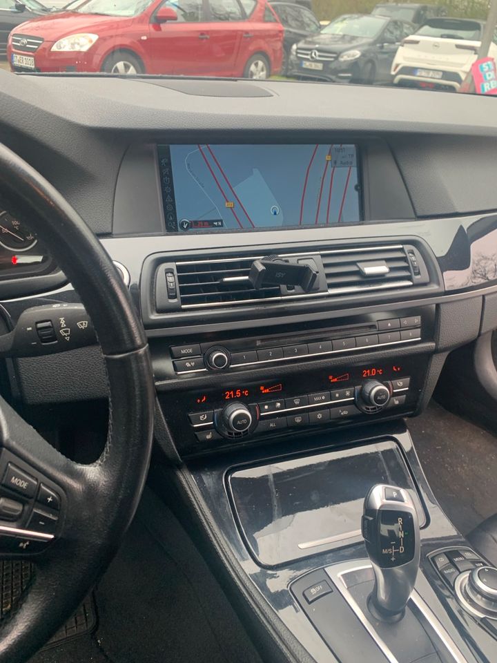 BMW 530d xDrive Voll. Automatik Limo Kamera Leder Navi 19Zoll in Centrum