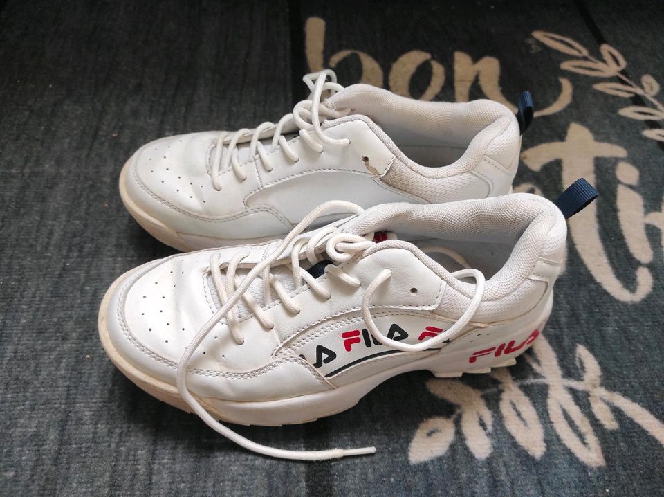 Fila Turnschuhe 38 in Langgöns