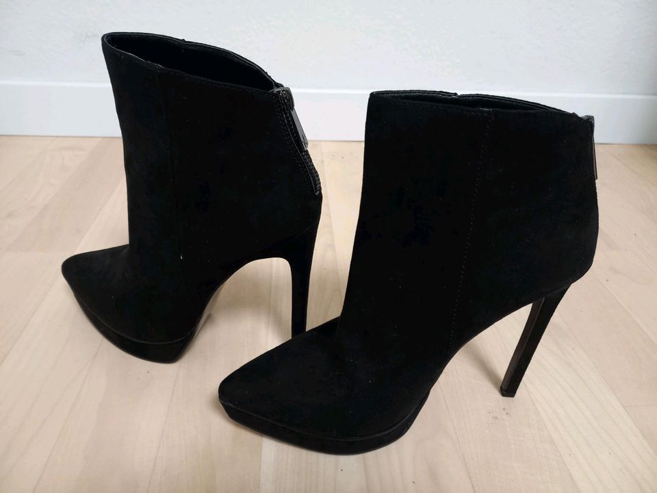 High Heel Stiefelette schwarz Gr 39 mit Fersenreißverschluss in Hünfeld