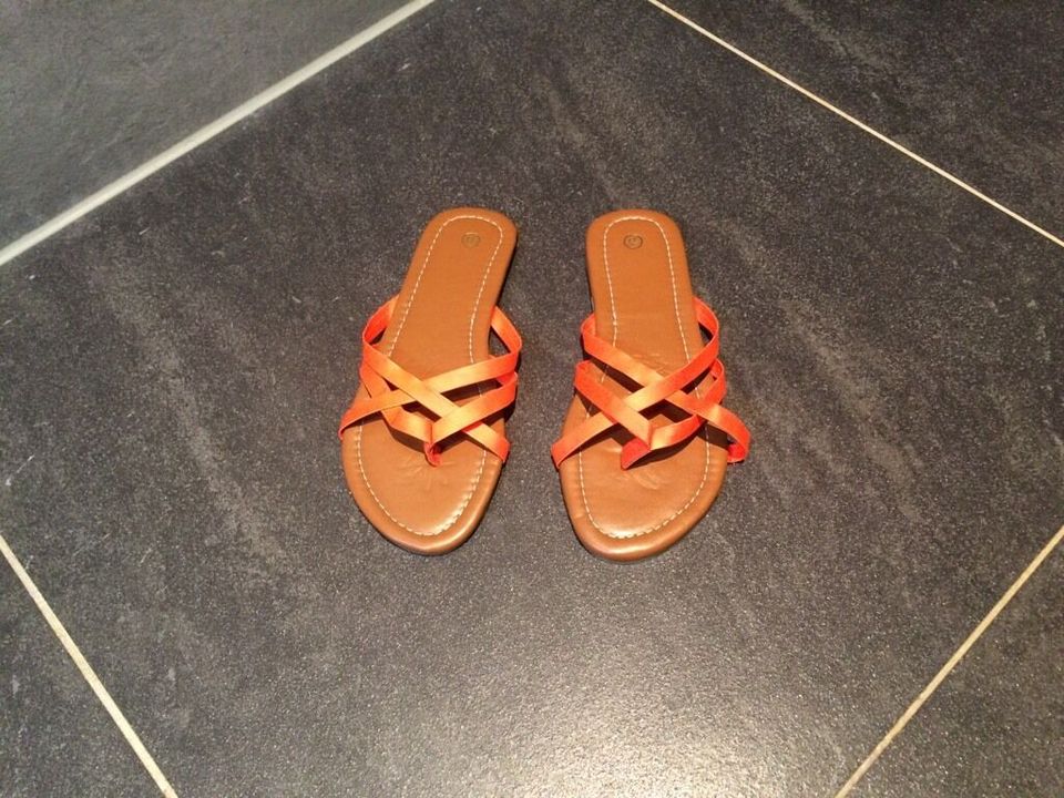 Flip Flops Zehentrenner orange 37 "NEU" in Stuttgart