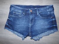H&M Denim Damen Jeans Shorts kurze Hose blau 34 XS Hot pants Nordrhein-Westfalen - Mülheim (Ruhr) Vorschau