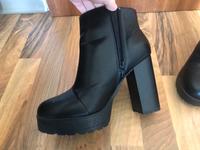 Damen Stiefel Schuhe Stiefeletten Boots mit Absatz Plateau Altona - Hamburg Sternschanze Vorschau