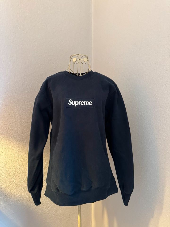 Supreme Box Logo Crewneck Navy Blue in Frankfurt am Main