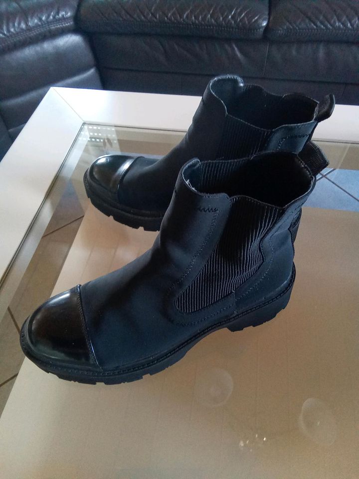 Damen Stiefel Gr.40 Neu in Großmaischeid