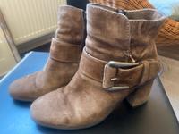 Mjus Stiefeletten Größe 40 Nordrhein-Westfalen - Witten Vorschau