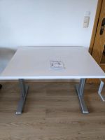 Kleiner höhenverstellbarer Schreibtisch in weiß/silber Bayern - Penzberg Vorschau