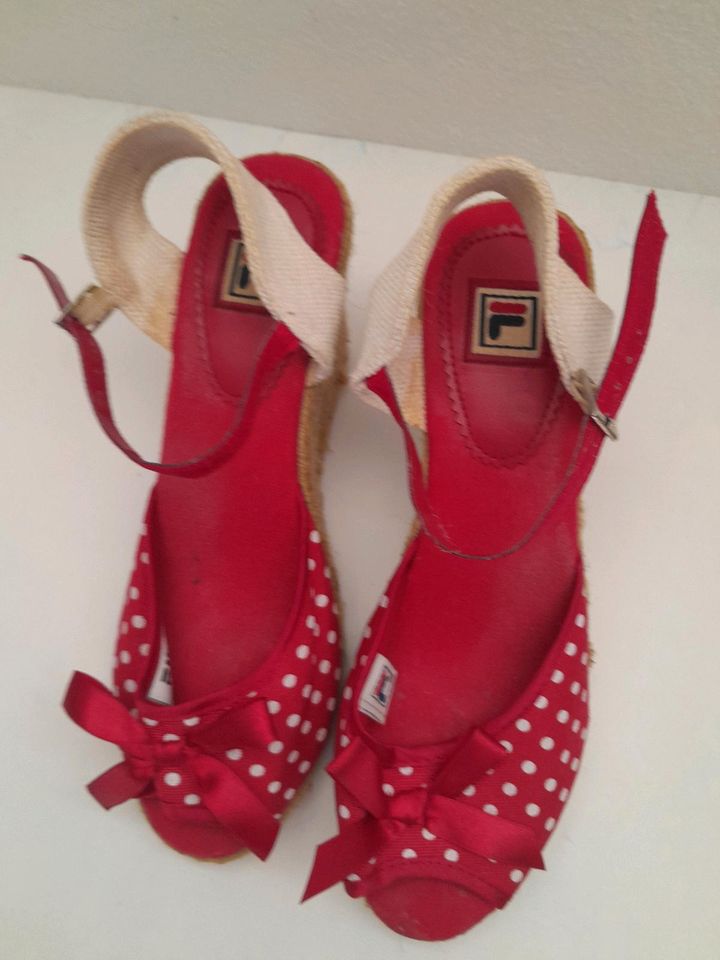 Fila Damen Sandalen mit Keilabsatz, Gr 36, Sommerschuhe in Beilngries