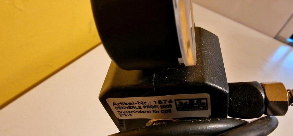 Dennerle Profi 2000 CO2 Anlage 1,5Kg Nachtabschaltung  Komplett in Sattelmühle