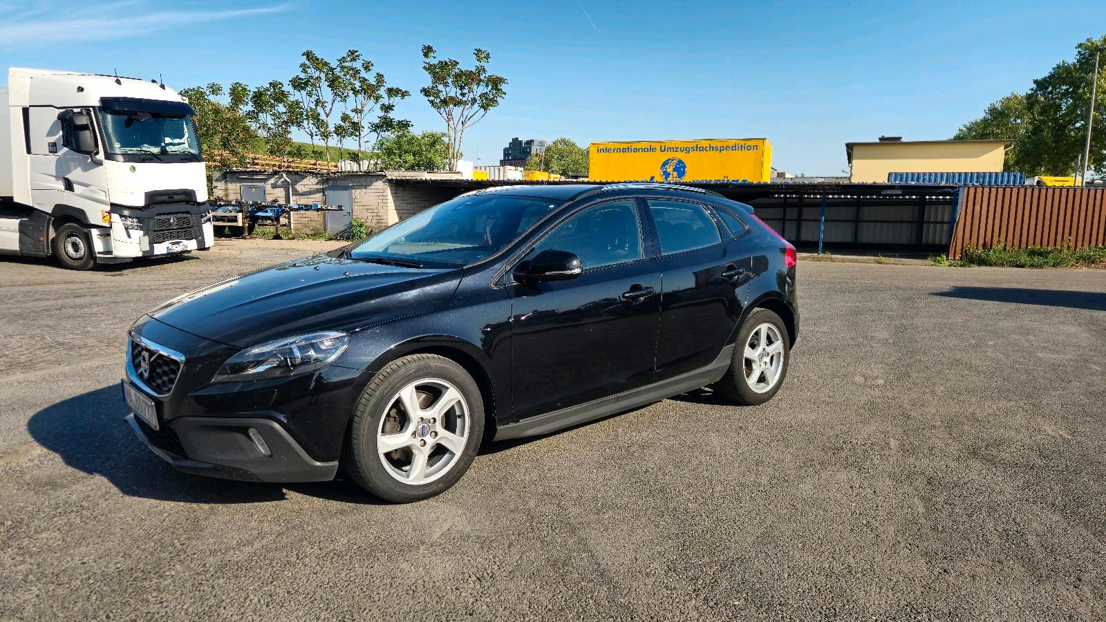 Abbildung des Autos Volvo V40 Cross Country …