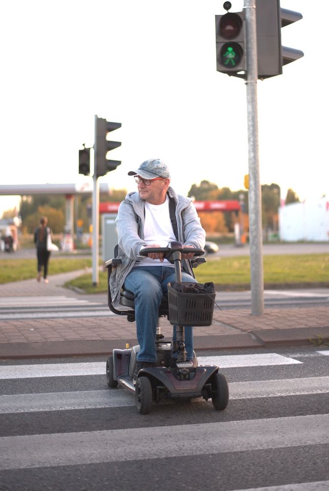 Excel Xena Reisemobil Elektromobil Seniorenmobil Elektroscooter in Malschwitz