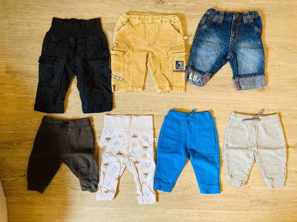 Baby Kleiderpaket Größe 62, Bodys, Strampler, Hosen, Shirts in Marktredwitz