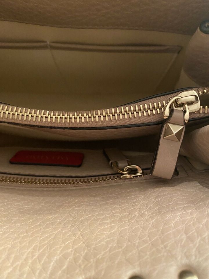 Valentino Rockstud Bag Poudre in Neu-Isenburg