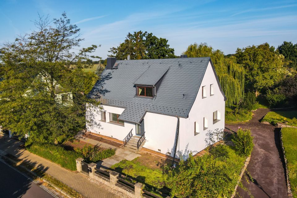 Einfamilienhaus mit viel Platz und Potenzial - mitten im Grünen ! in Gübs