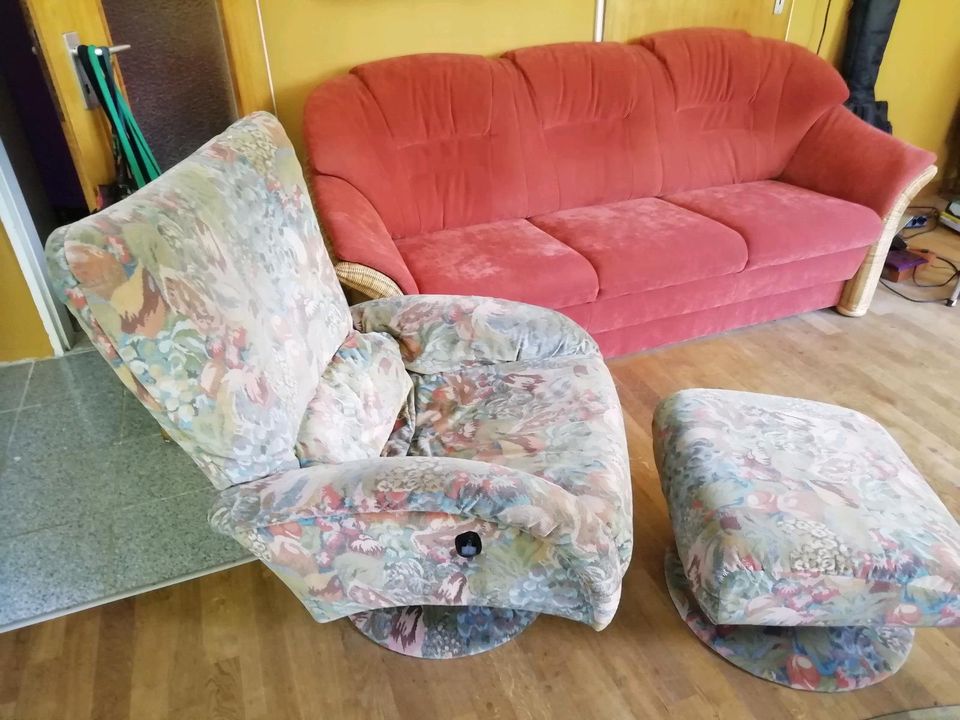 Couch 3 Sitzer Rattan Rot Leder in Ovelgönne