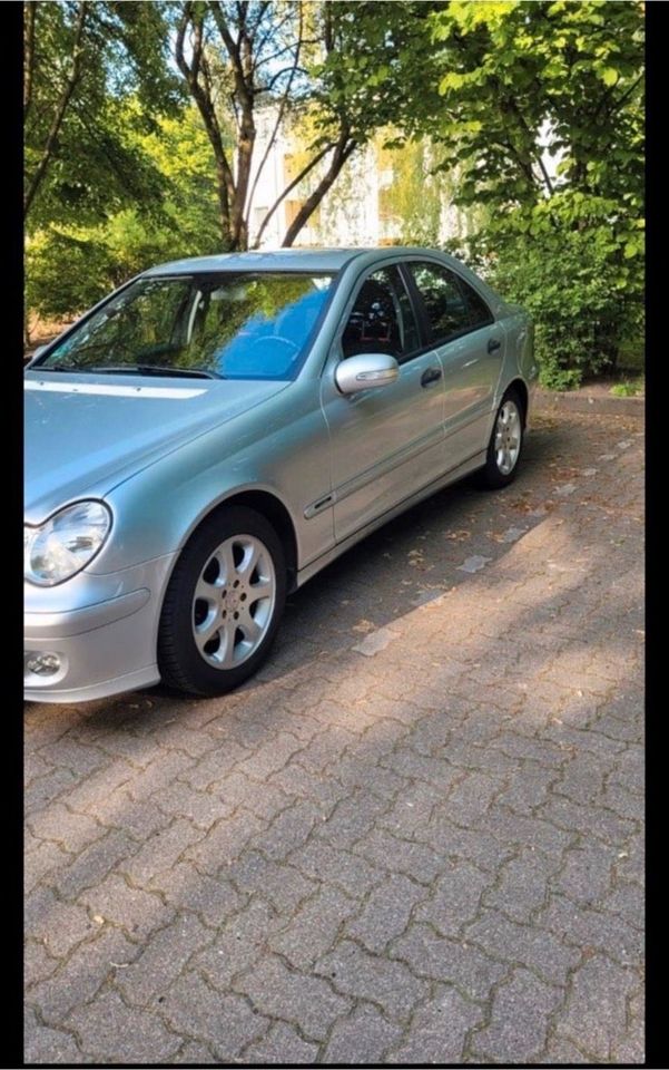 Mercedes Benz  c180 in Hamburg