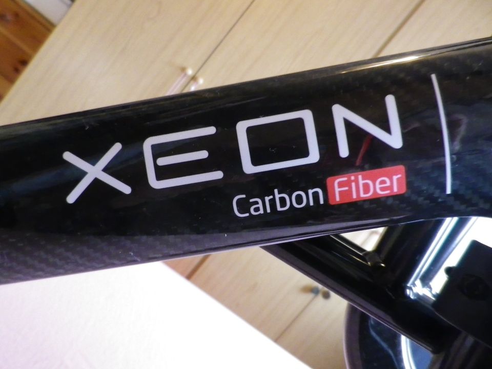 XEON Carbon Fiber Rollator neuw. Zust. H = Stufe 1-9 in Netphen