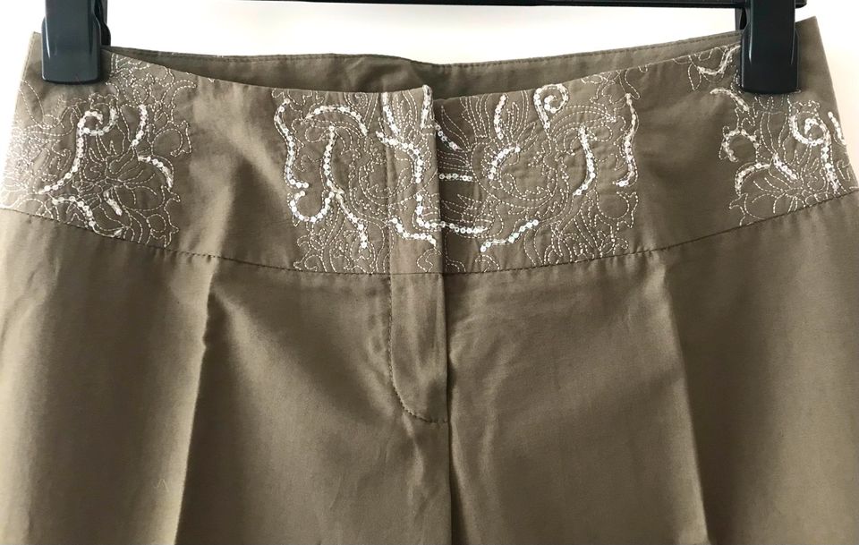 Khaki-grüne Sommer-Hose mit Stickerei - Koton - Gr. 34/ 36 in Berlin