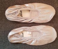 Mädchen Ballerina Turnschuhe, Glitzer, 33/34, neu Bayern - Fischbachau Vorschau