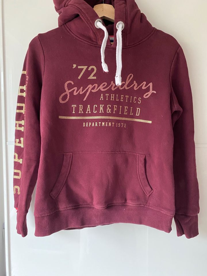 Superdry Hoodie Weinrot Gr. 40 in Wuppertal