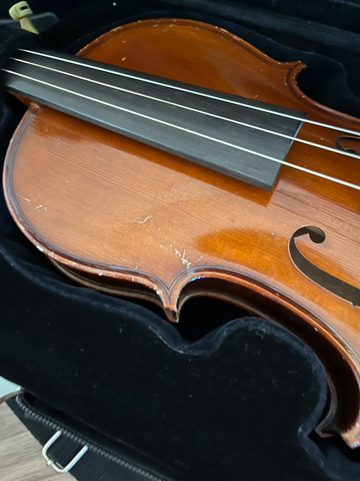 Ganze Geige vom Geigenbauer Thomas Uphoff in Barendorf